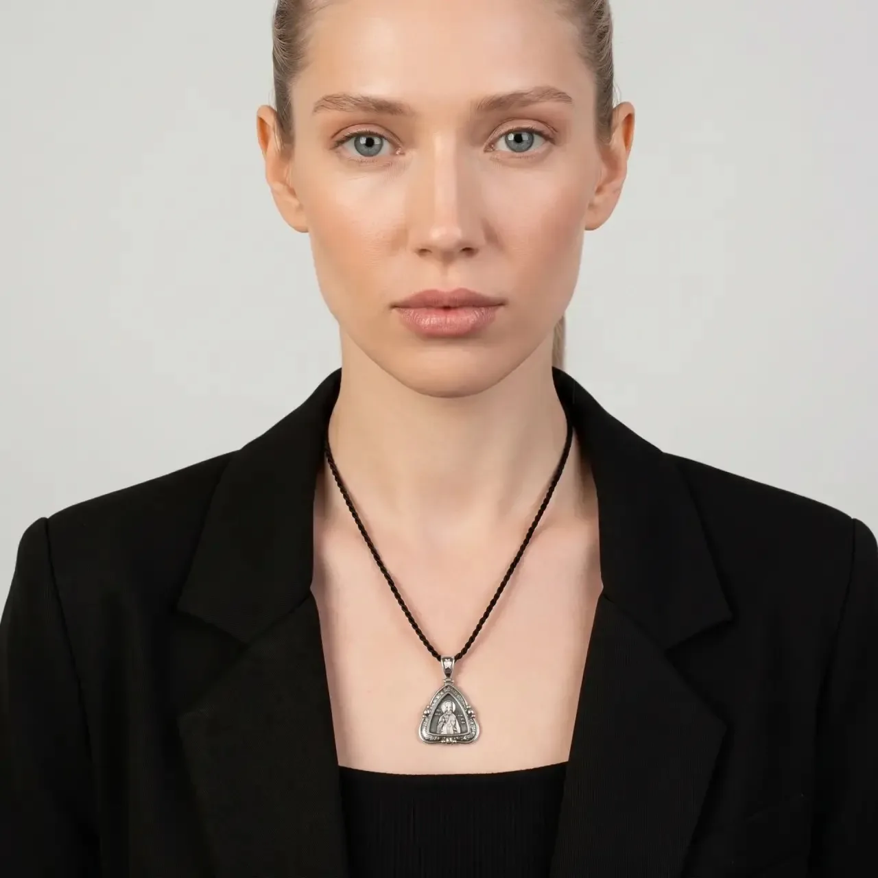 Хирург, епископ, святой: Лука Крымский 🙏🏻

Представьте человека, который одновременно делал сложне