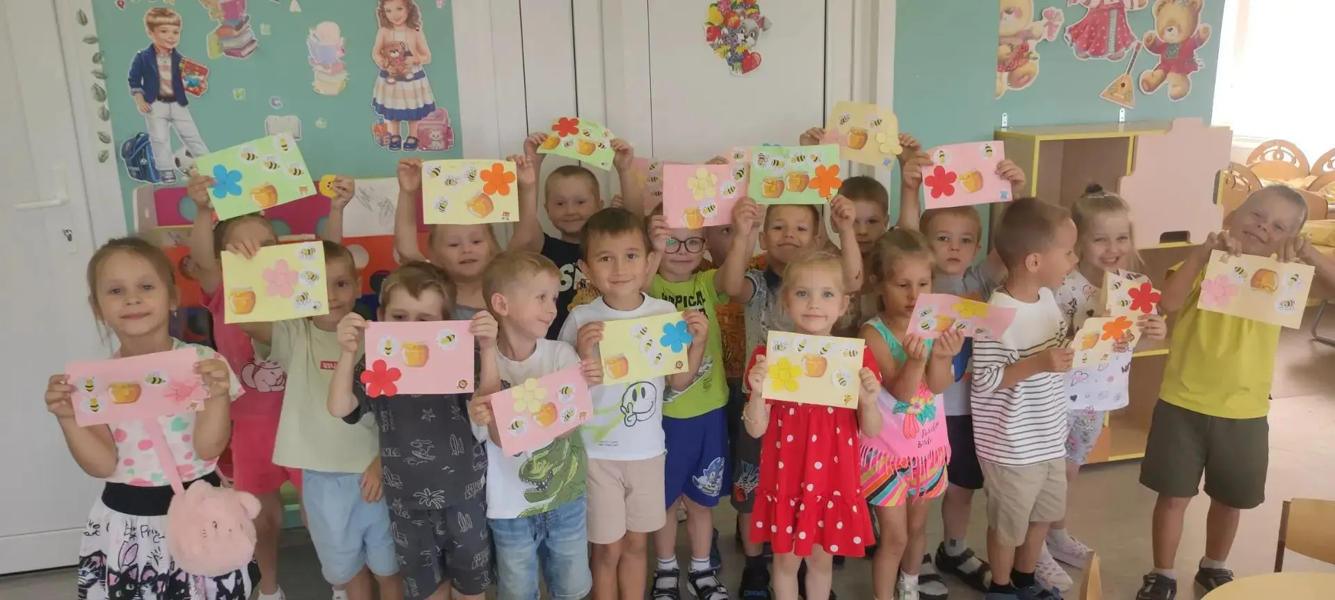 Сегодня проша тематическая беседа и игра в разновозрастной группе на тему " День Межа"