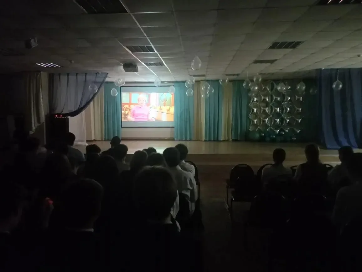 🎬📚  Заместителем директора по ВР Смирновой С.А. и социальным педагогом Папаевой В.В. для учащихся 9-