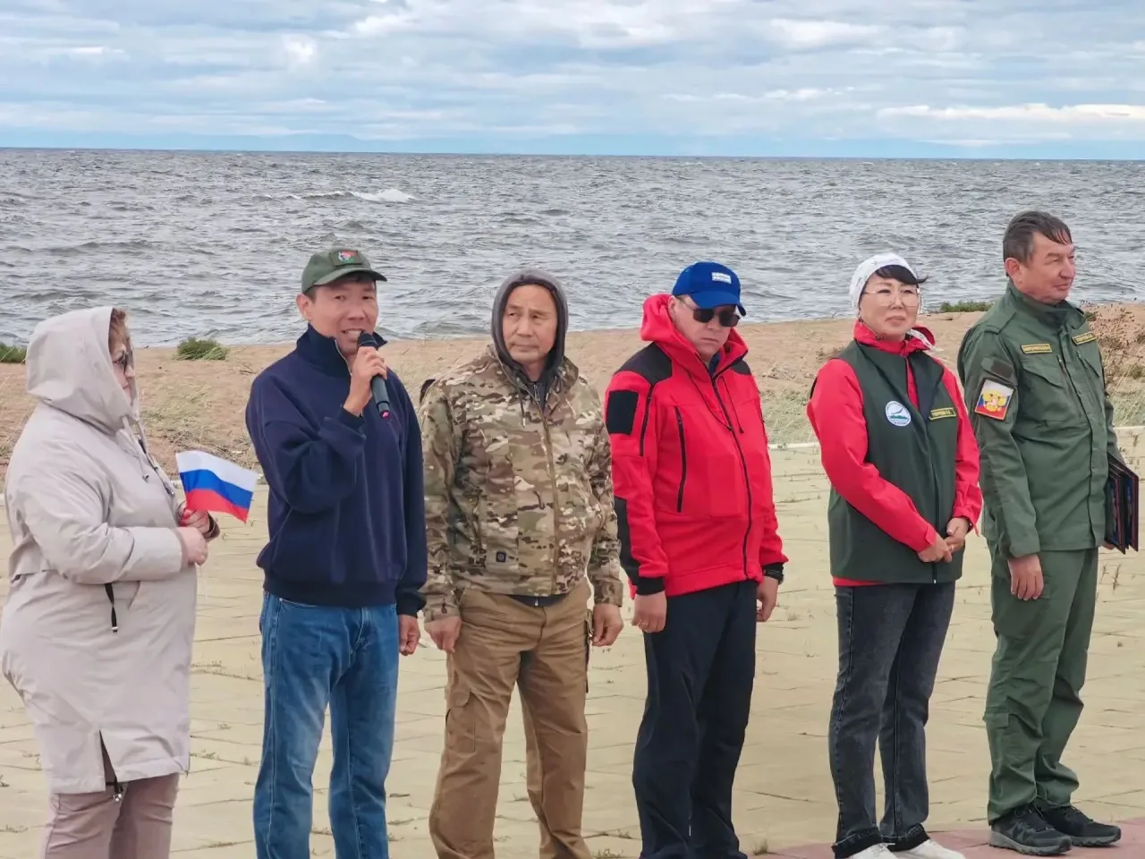 🌊 На Байкале проходит традиционная акция по уборке мусора