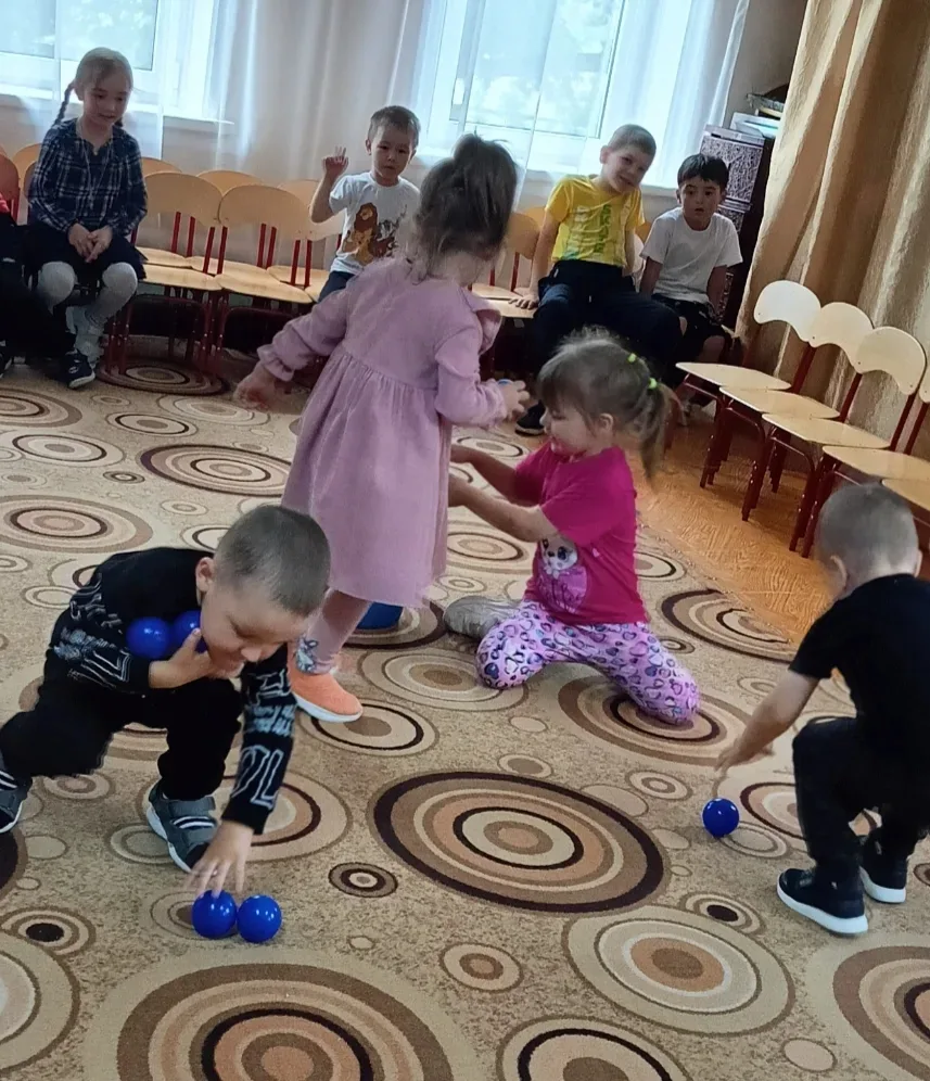 ‎На этой неделе воспитанники разновозрастной группы продолжили знакомиться с одним из самых известны