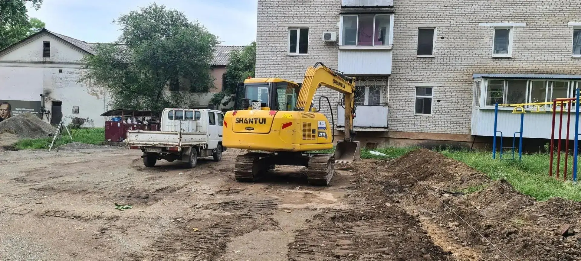 🛣 Междворовые проезды асфальтируют в Биробиджане