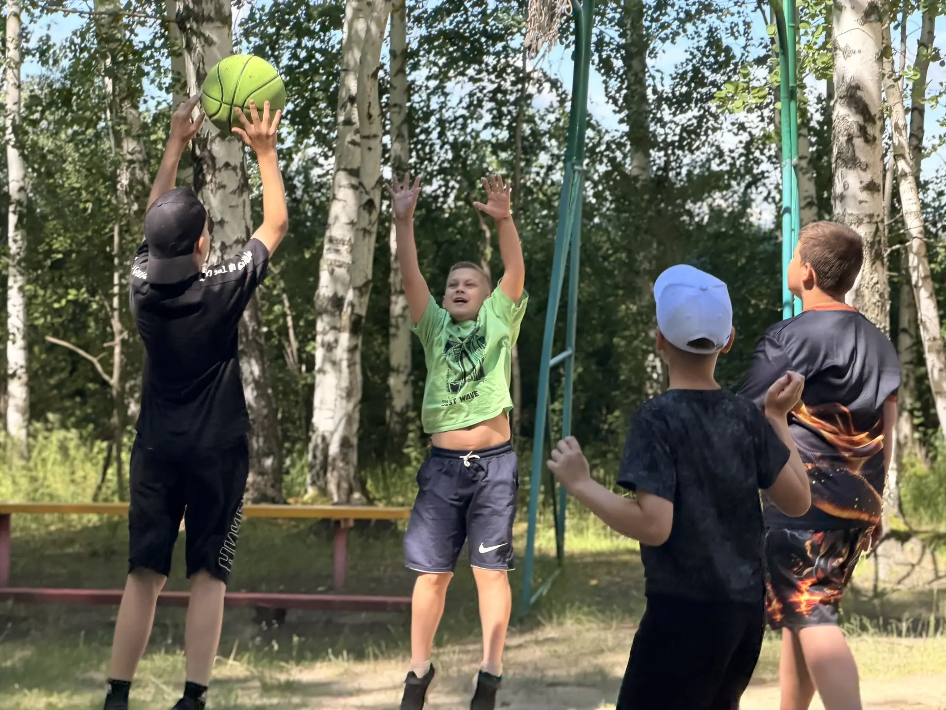 Творчество, спорт и новые открытия!

Сегодня участники профильной смены «Мы - Россияне» активно пров