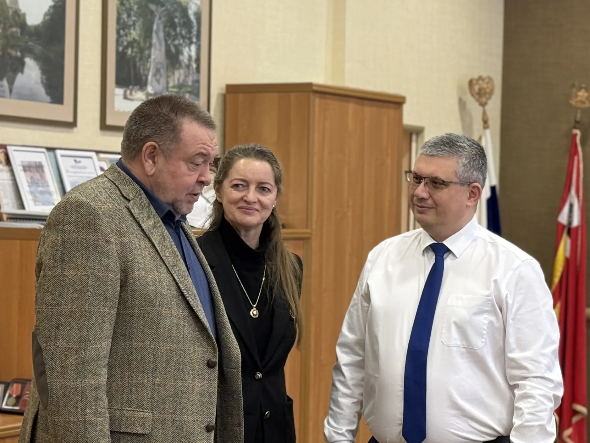 Встретился с президентом Федерации баскетбола Смоленской области, депутатом областной Думы Сергеем Ф