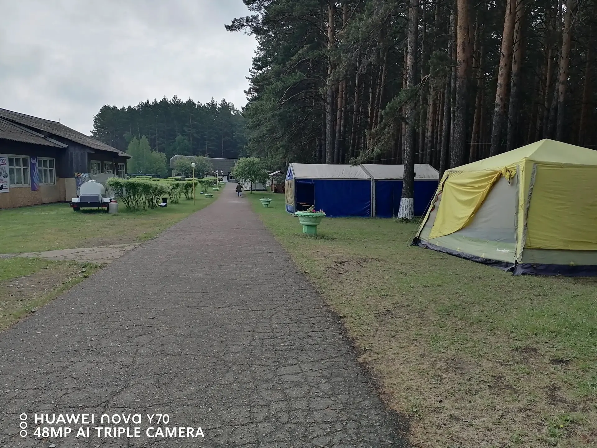 🏕️ Лето с пользой и в безопасности: лагерь «Чайка» готов к приёму ребят! ☀️

Летний оздоровительный