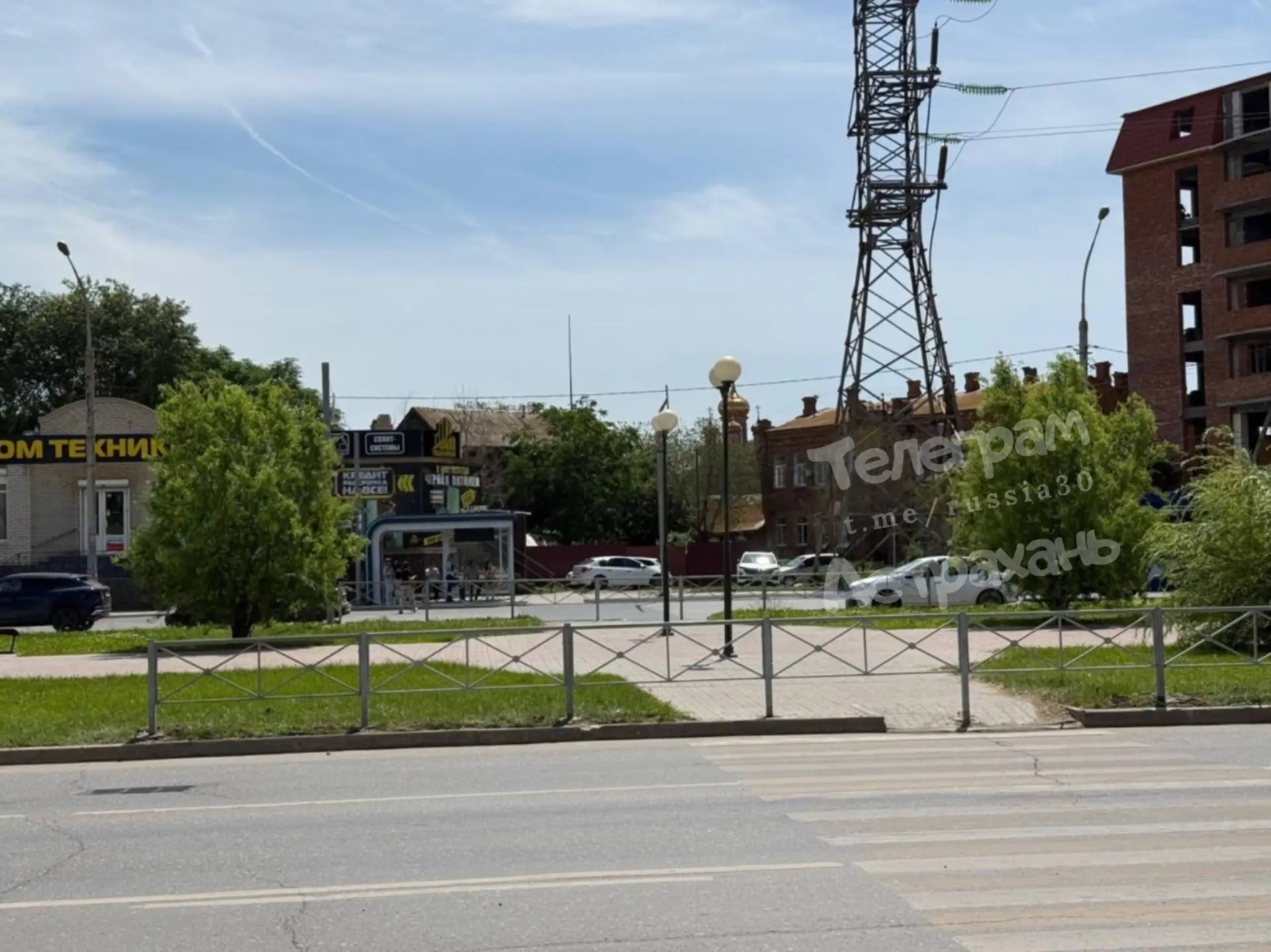 ❗️На улице Победы ликвидировали пешеходный переход через сквер. С привычной для многих ...