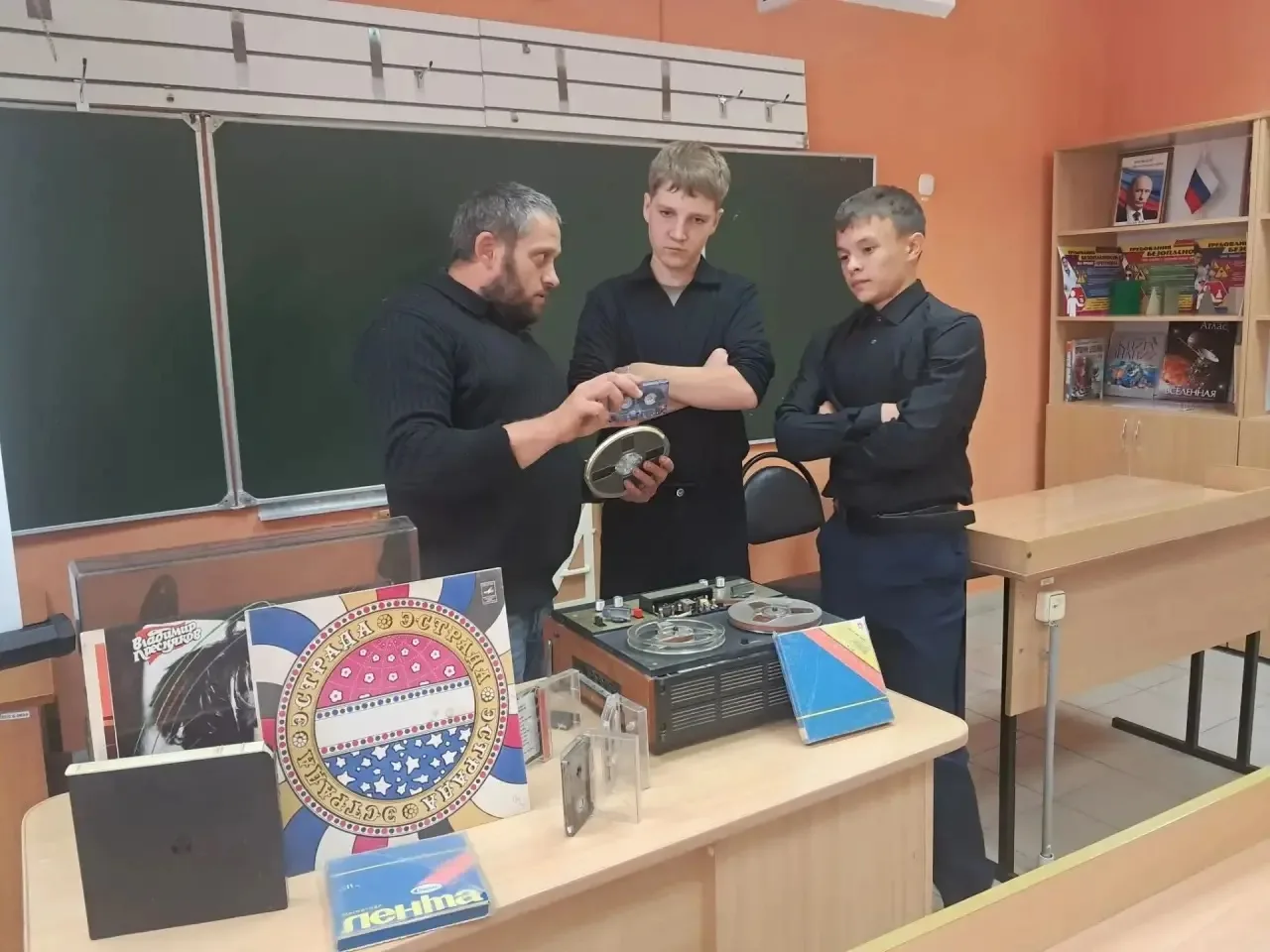 В стенах Кулясовского филиала МБОУ СОШ с. Русский Камешкир развернулось необычное дейст...