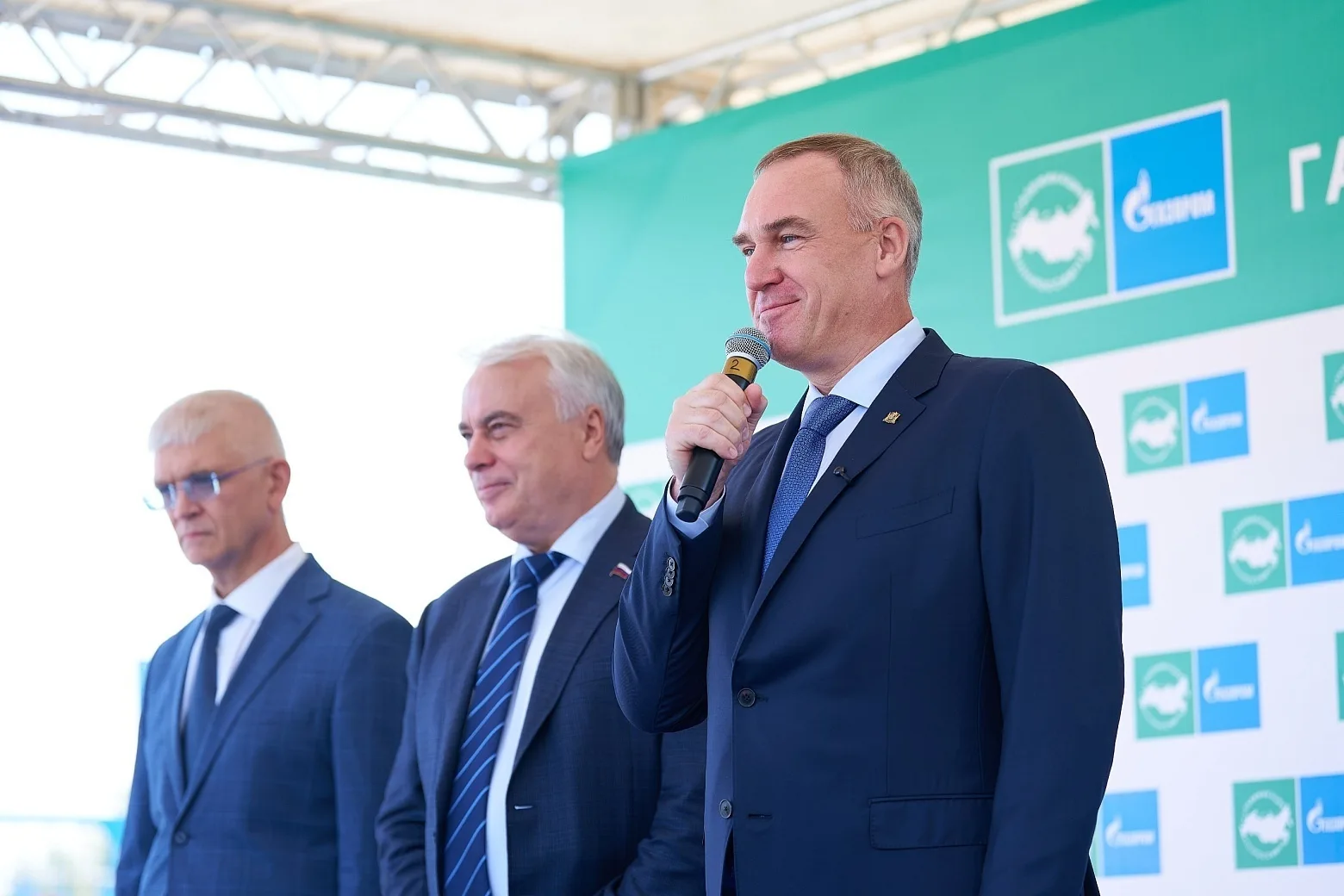В сельском поселении Каркатеевы Нефтеюганского района торжественно ввели в эксплуатацию...
