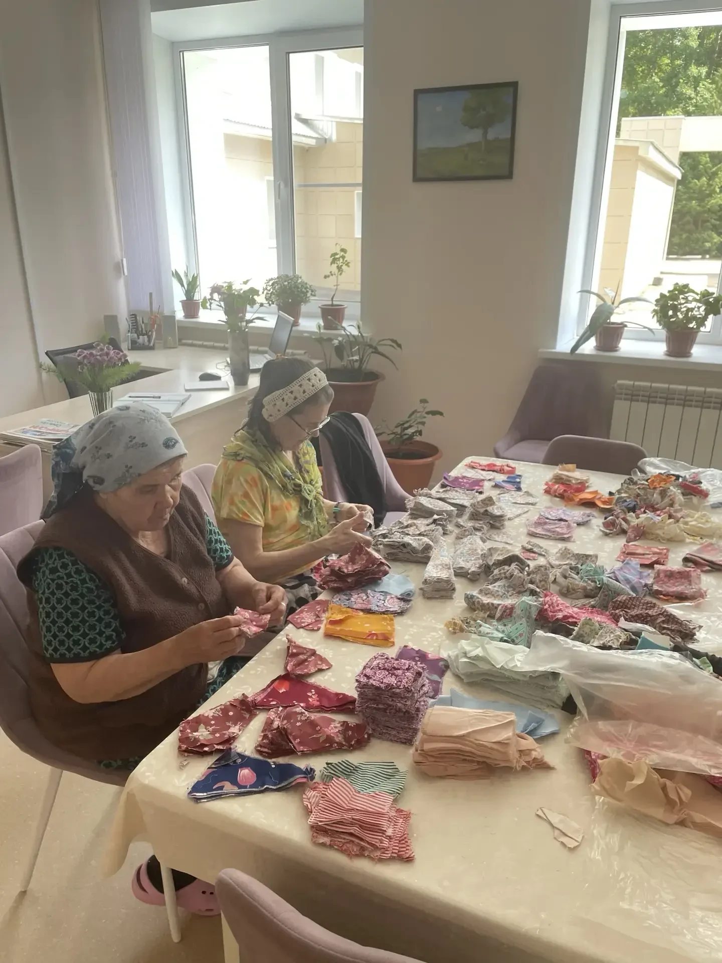 🌟 Магия творчества начинается с порядка
В нашей творческой мастерской сегодня — особая атмосфера. П