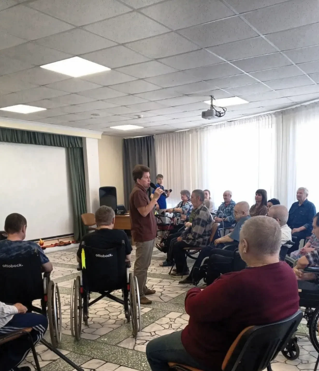 В рамках республиканского месячника "Жизнь без наркотиков " в Елабужском дом-интернате для престарел