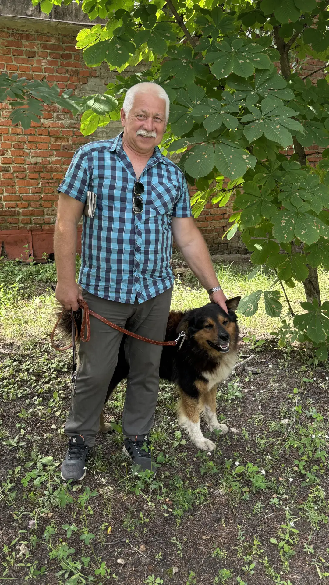 Анатолий Матюшин родился и вырос в Каменке, но сейчас в город приезжает в качестве гост...
