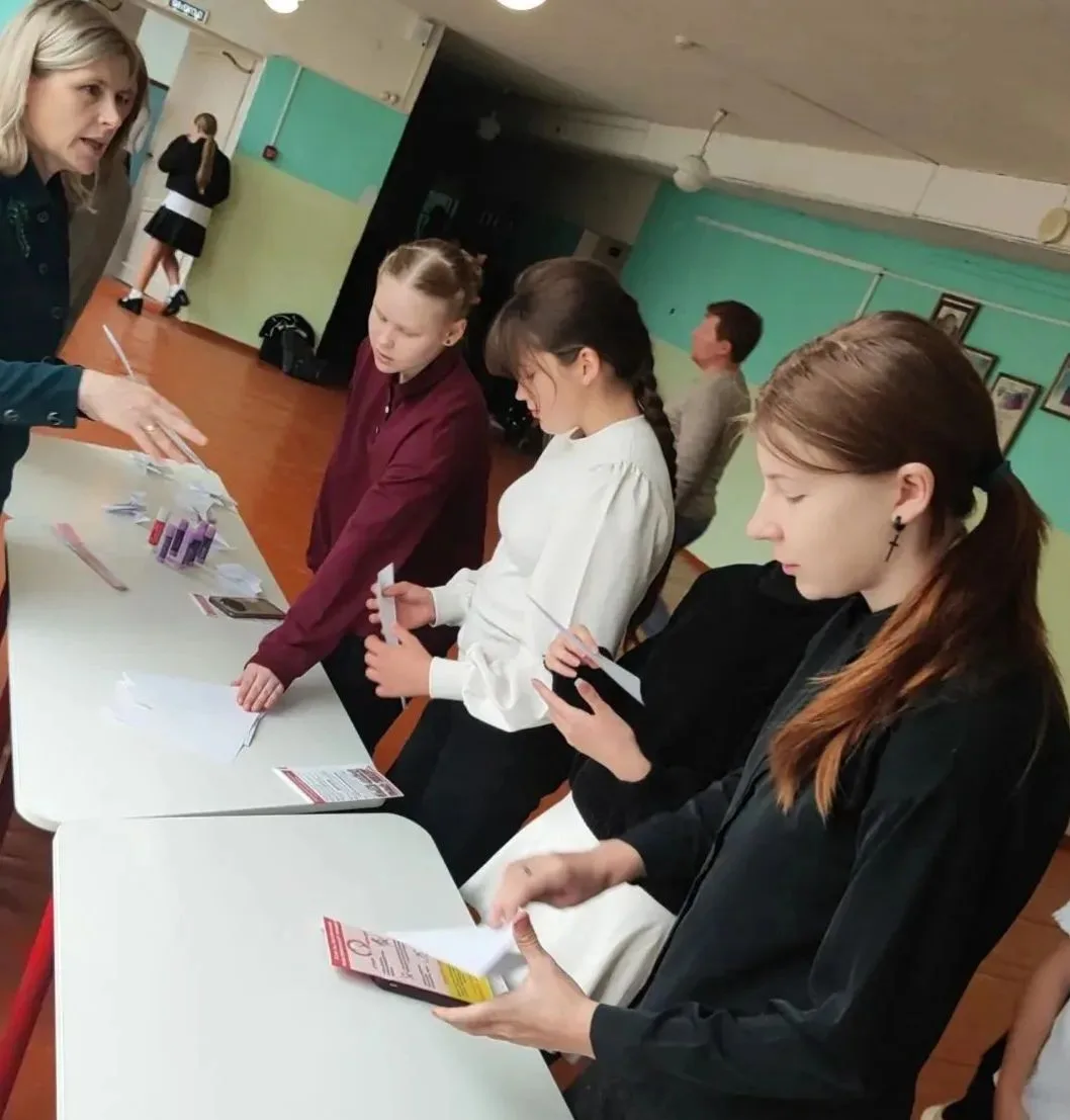 3 сентября, в День солидарности в борьбе с терроризмом, коридоры нашей школы наполнилис...