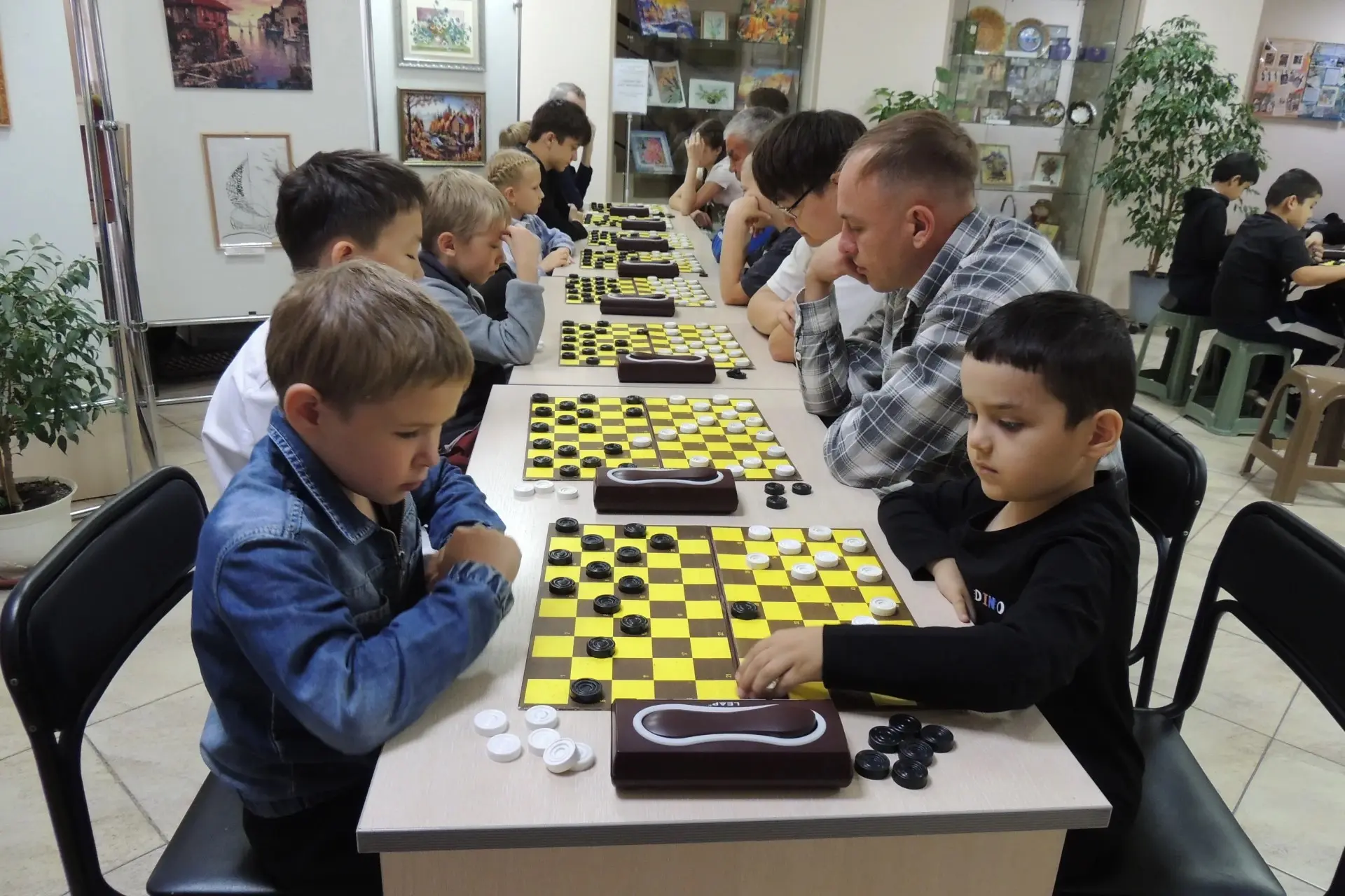3 октября в ДВ «Победа» состоялись Чемпионат и Первенство АГО по стоклеточным шашкам.