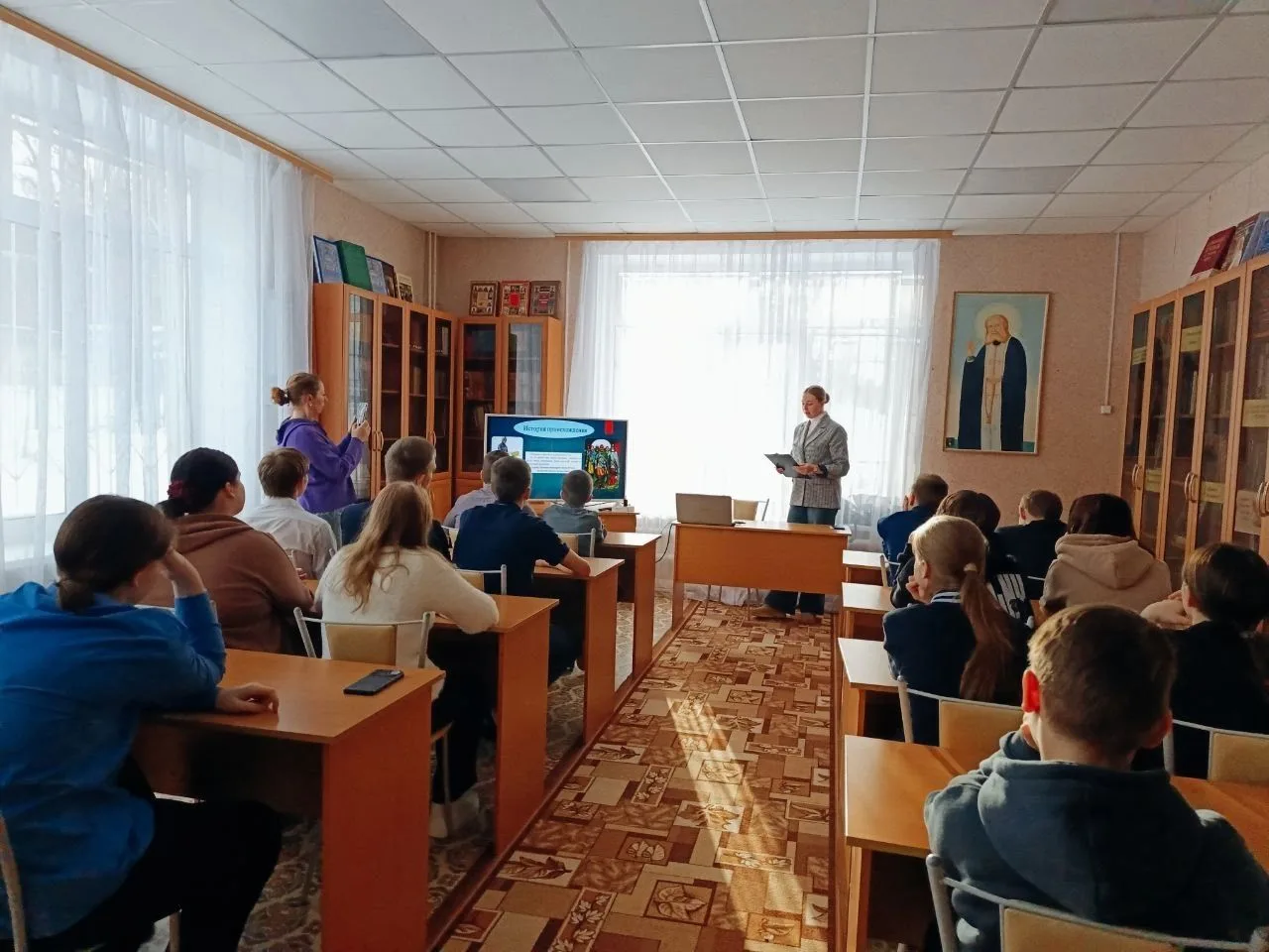 🇷🇺Символ чести и патриотизма ⁣ 🏡В Смоленском детском доме "Гнёздышко" состоялась важная беседа в рам