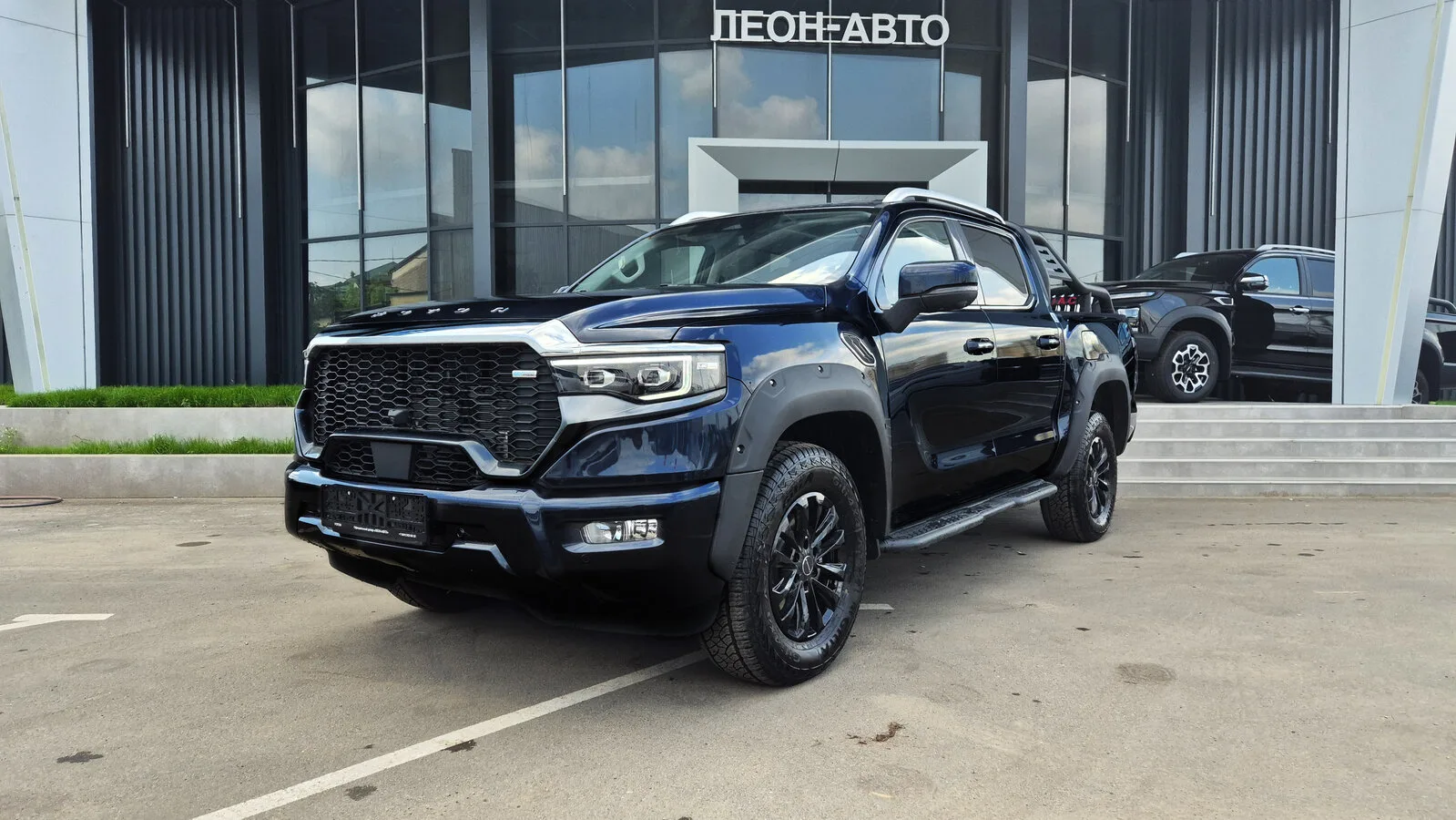 Лимитированный FOTON V9 черного цвета только в ЛЕОН-АВТО  Пикап TUNLAND V9 черного цвета - только в 