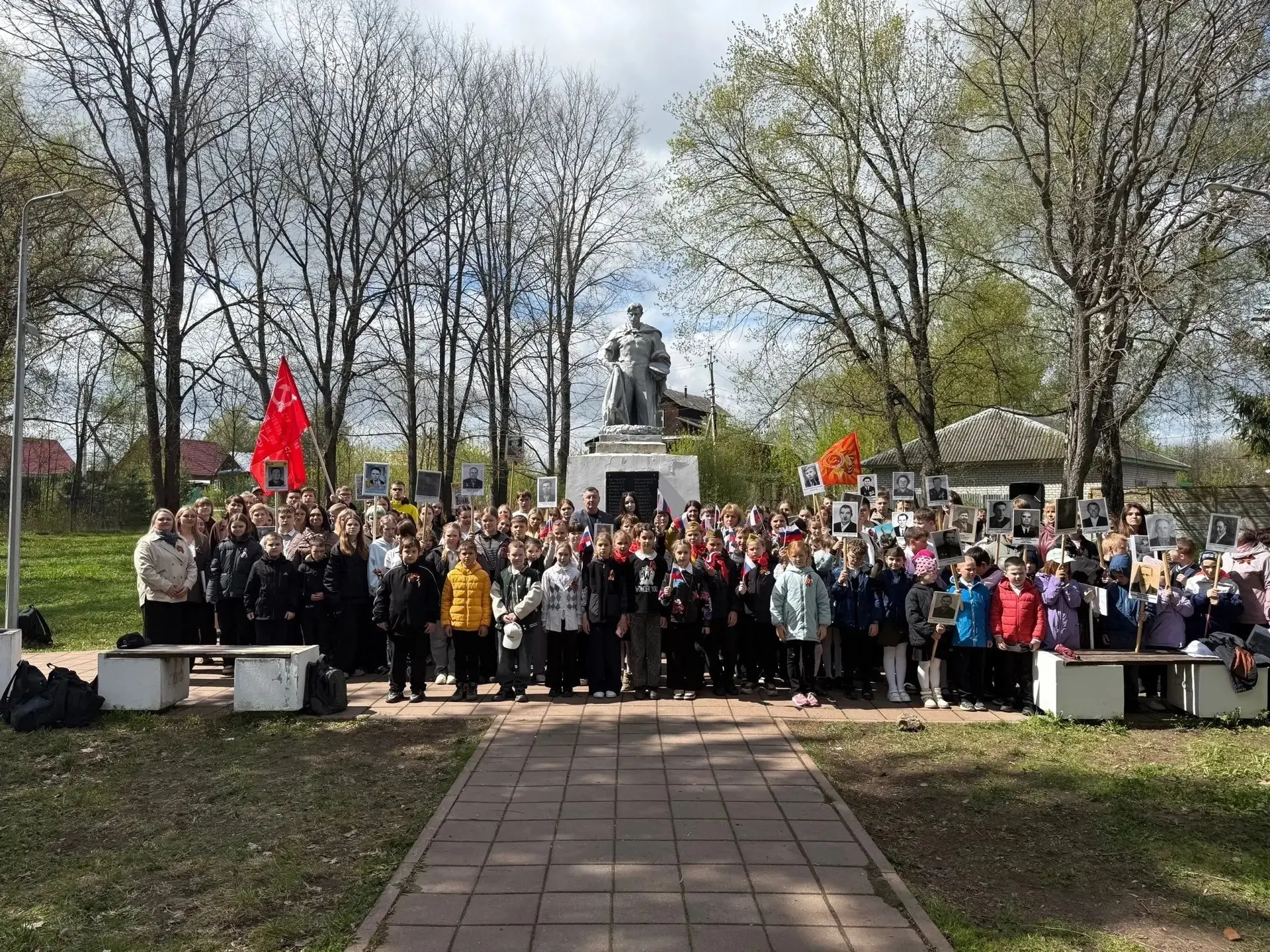 9 Мая: «Бессмертный полк» и память поколений🇷🇺 Сегодня ученики и педагоги ЦО №6 приняли участие в то