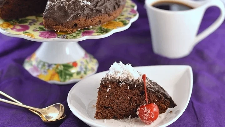🍫 Шоколадный крейзи-пирог — выпечка на воде и растительном масле под глазурью из горьк...