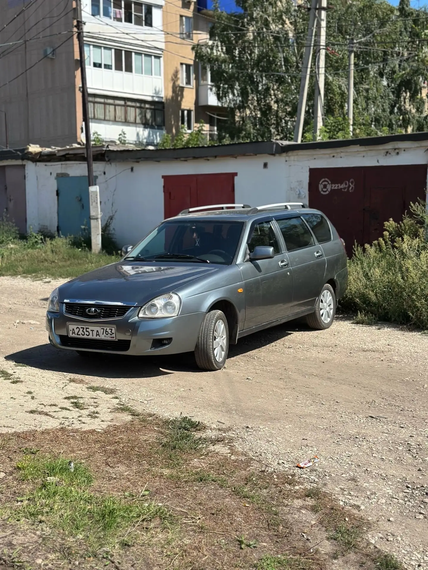 Продам ладу приору 2010 года в хорошем состоянии 2 хозяина ПТС оригинал . Стоят новые с...