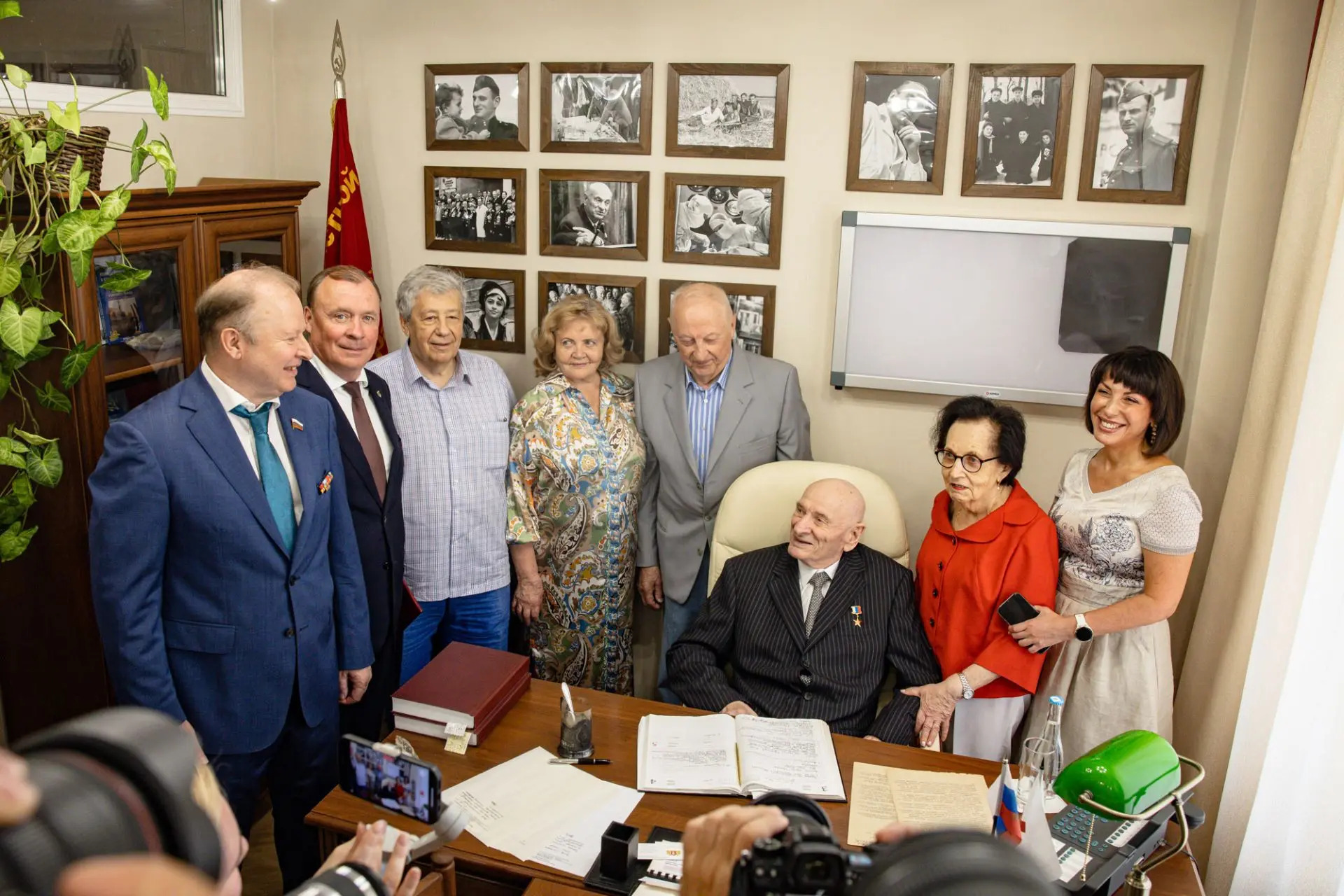 Герою Труда Российской Федерации Семёну Исааковичу Спектору – 90 лет.
 
Вся жизнь выдающегося врача-