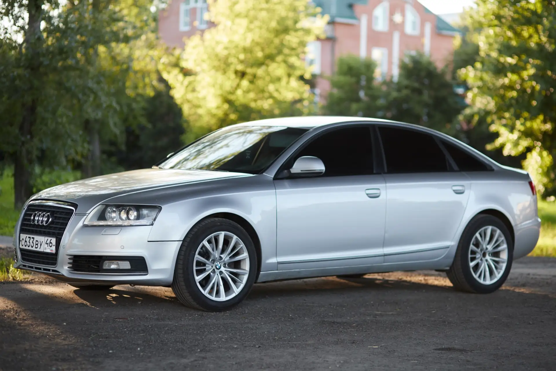 Продам AUDI A6 c6 РЕСТ, двигатель работает тихо и ровно, тянет на отлично, не дымит, коробка абсолют