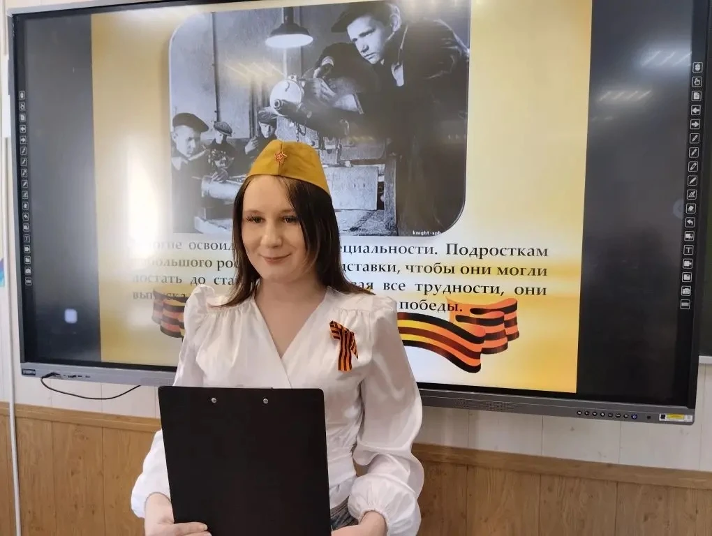В группе ОТТ2-25 прошёл музыкально-поэтический час"Победный май", приуроченный к празднованию  Велик
