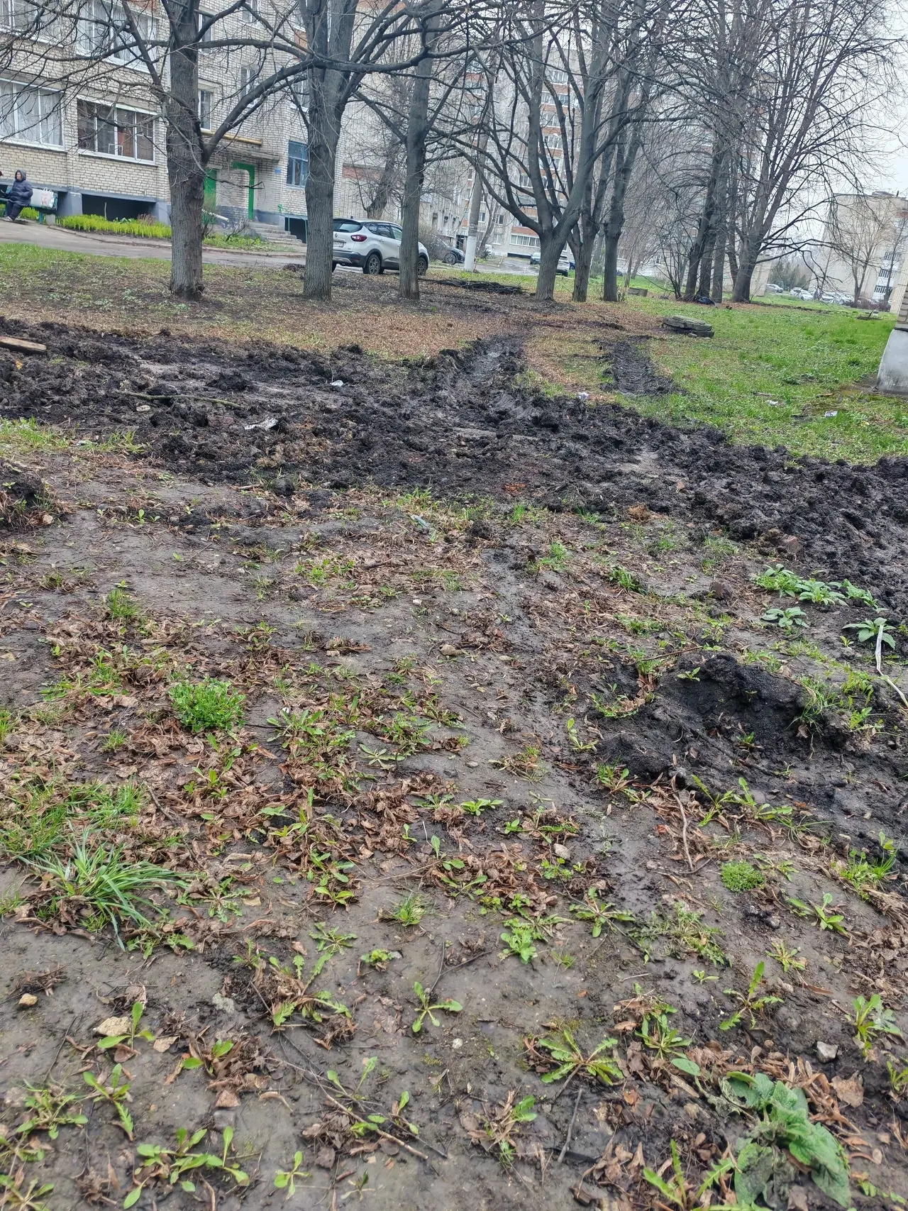 Все так хорошо в нашем городе и облагородили почти все, но вот жители переулка Транспортного, дома 1