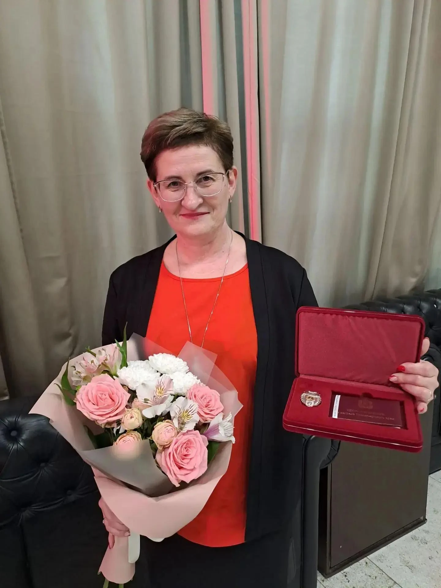 🌺С благодарностью и гордостью: наши учителя получили заслуженные награды!🌺
