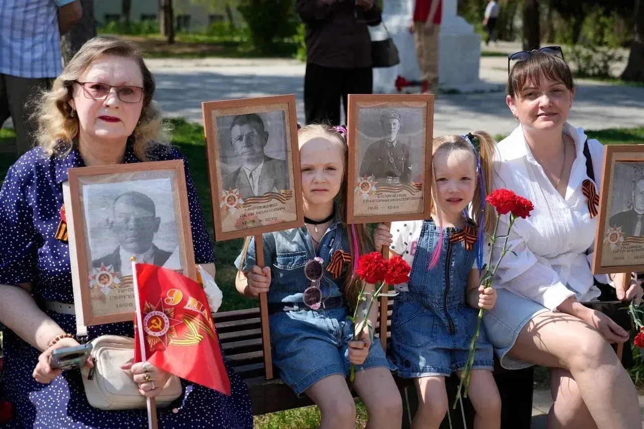 Вчерашний день в микрорайоне Силикат был особенным. Мы отмечали 81-ю годовщину Великой Победы, и наш