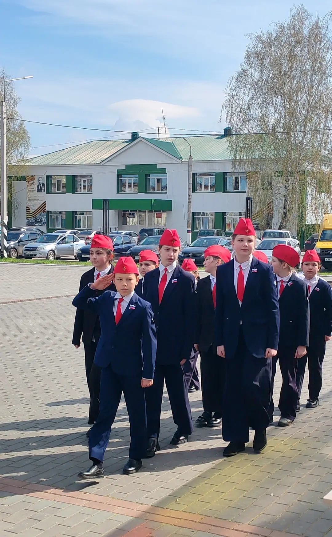 📸 Смотрим ещё больше фото и видео со Смотра строя и песни «Марш Победы-2026» 🎖️