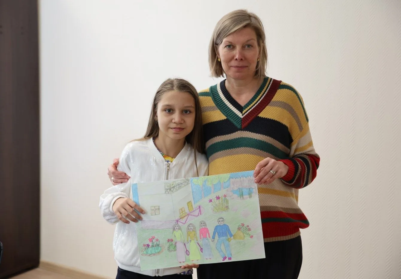 Сегодня в моей коллекции рисунков «Счастливое детство» новое пополнение.

Эту работу принесла замеча