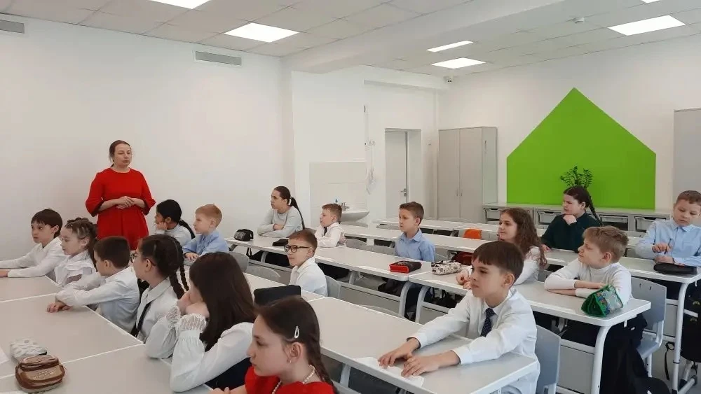 #ЯркиеСтраницыИсторииНашегоОтечества  📚 Сегодня в нашем 3 «Б» классе прошёл удивительный урок в рамк