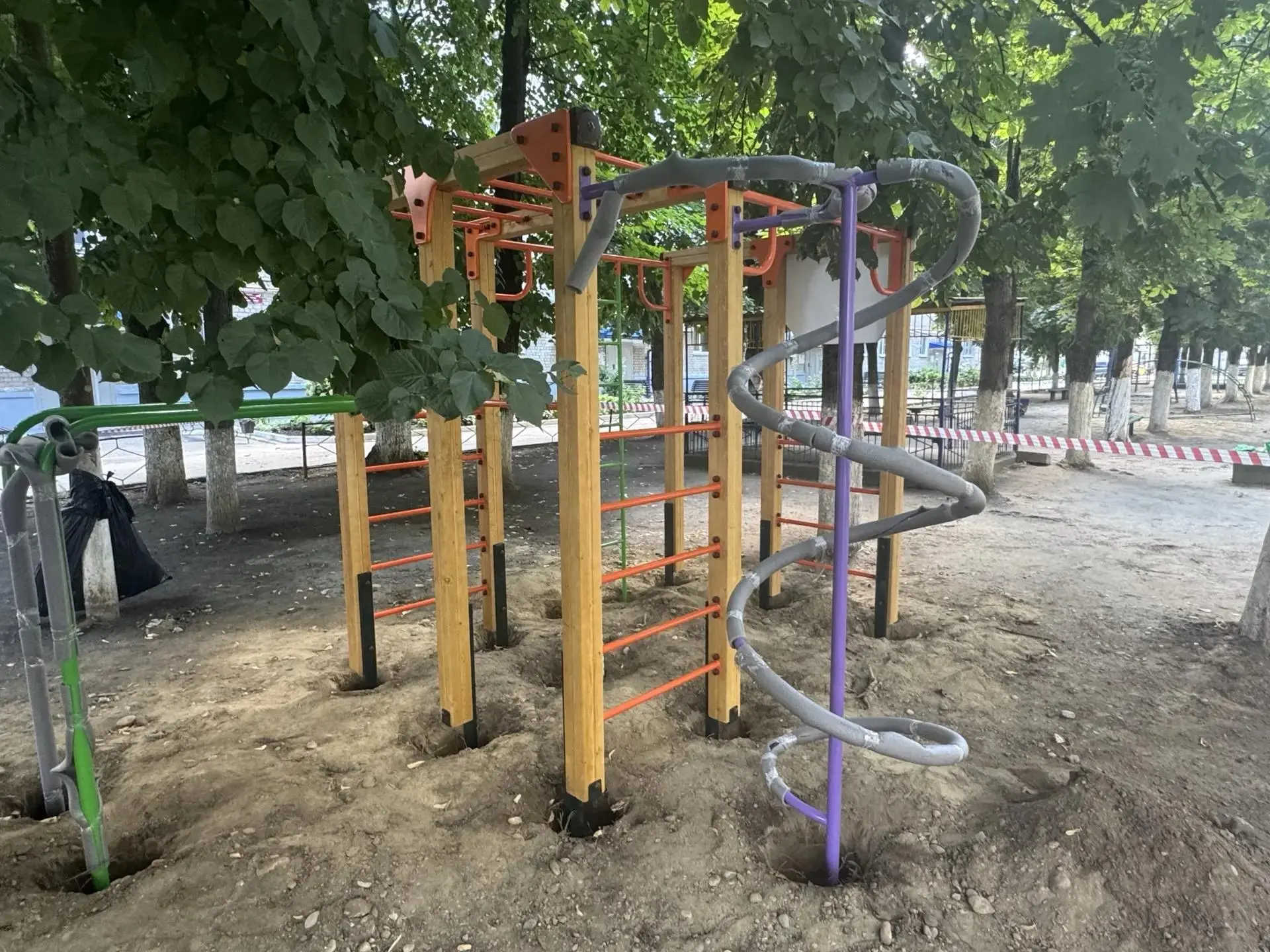 Во дворе многоэтажного дома обновляют детскую площадку

Зону для активного детского отдыха оборудуют