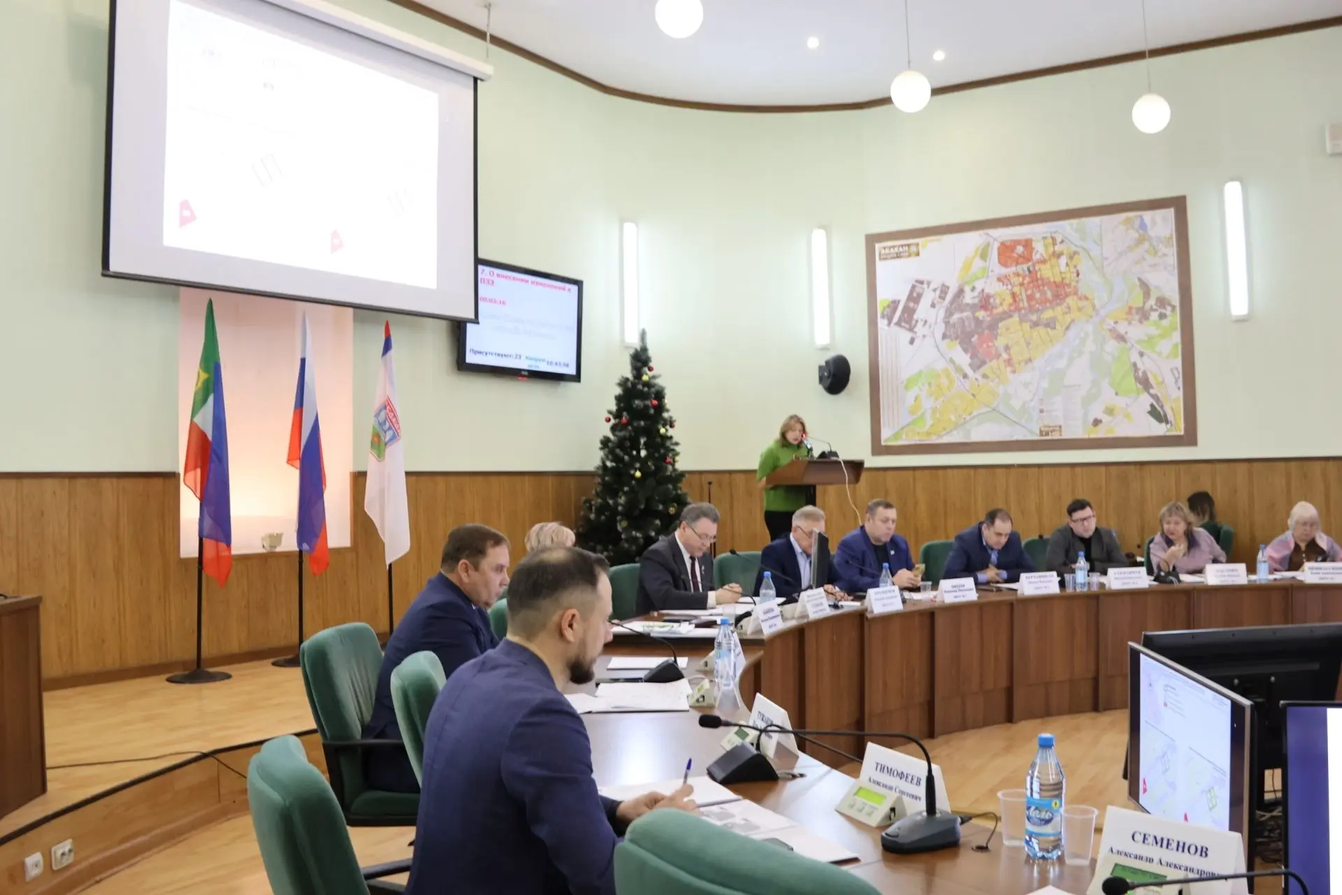 На очередной сессии Совета депутатов города Абакана депутаты рассмотрели 9 проектов реш...