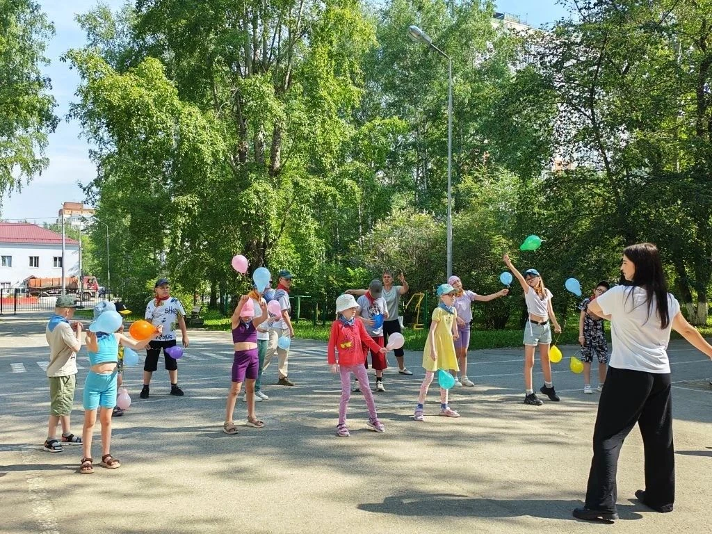 ✨Сегодня в нашем летнем лагере прошли мероприятия, посвященные Дню России!🇷🇺 
🇷🇺День России — эт