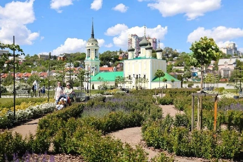 🪩 Последняя летняя дискотека на Петровской набережной!