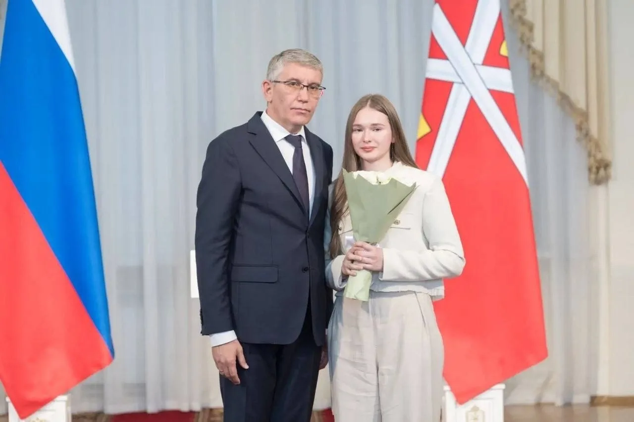 🏅 В Туле наградили медиков, спасавших людей во время атаки БПЛА.

Губернатор Дмитрий Миляев вручил 