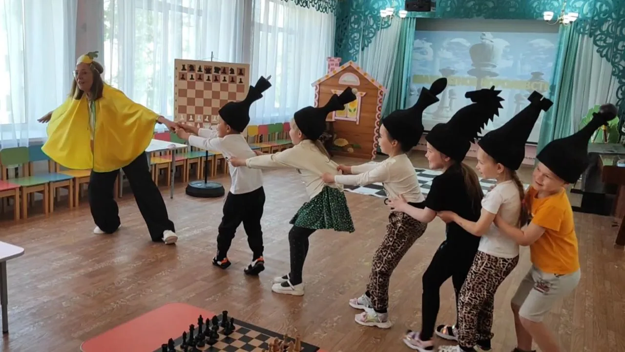 ♟️ Сегодня — Всемирный день шахмат!

Шахматы — это и про нас тоже! В нашем детском саду уже нескольк