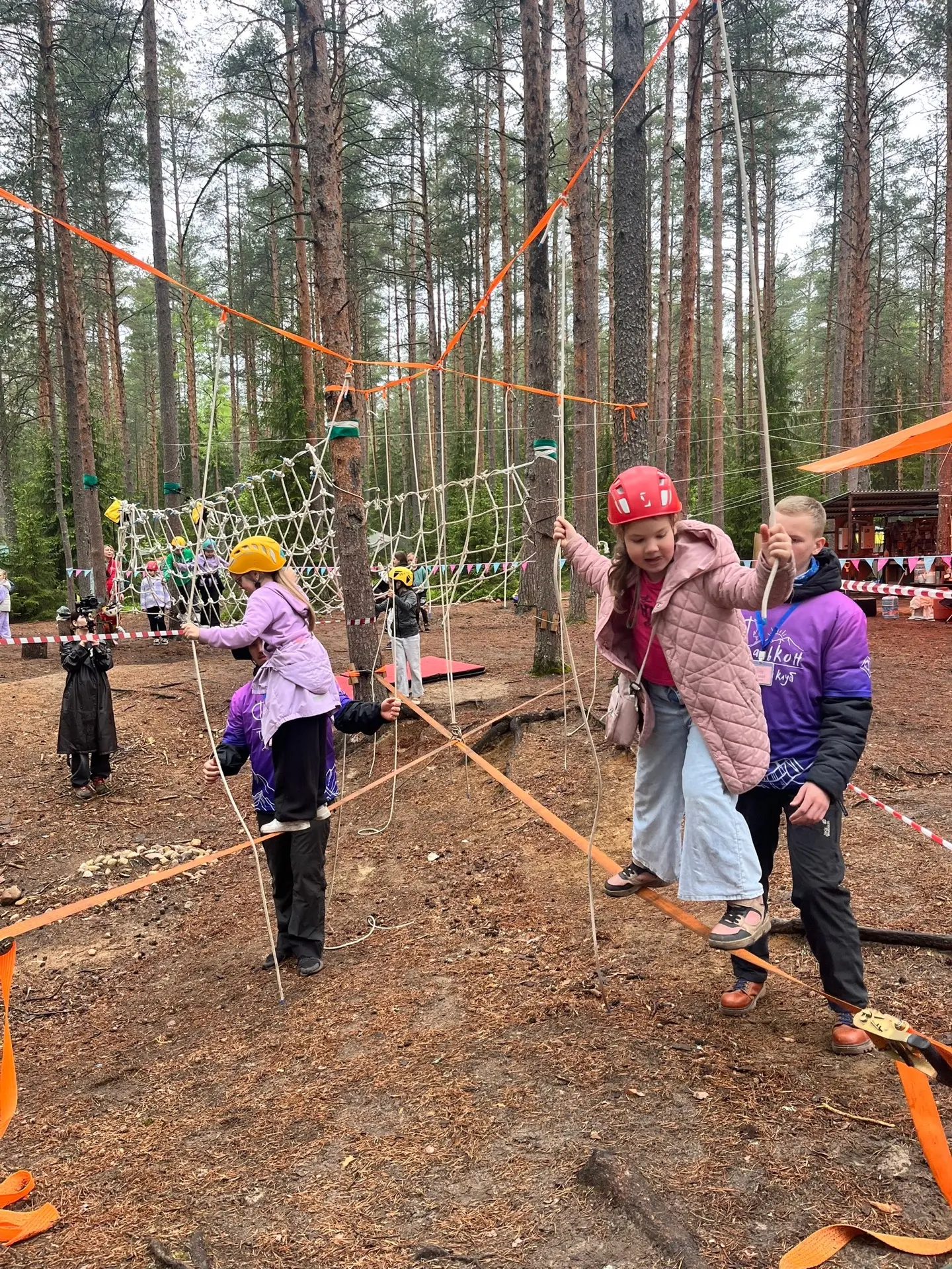 Приключения второклашек в Солнечном: незабываемый туристический слет! 🏕️ Наши юные исследователи из 