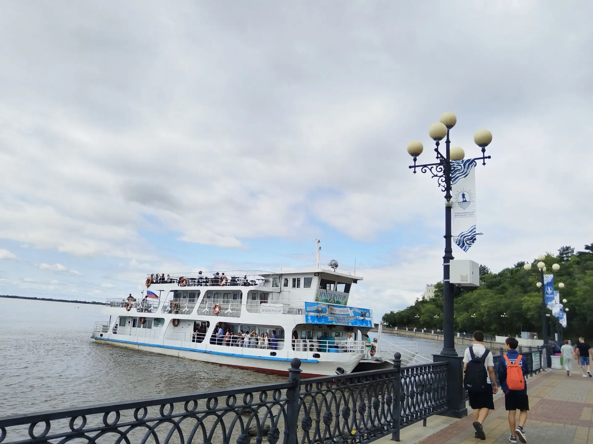 Вот так мы ехали в поезде, передвигаюсь по городу💖