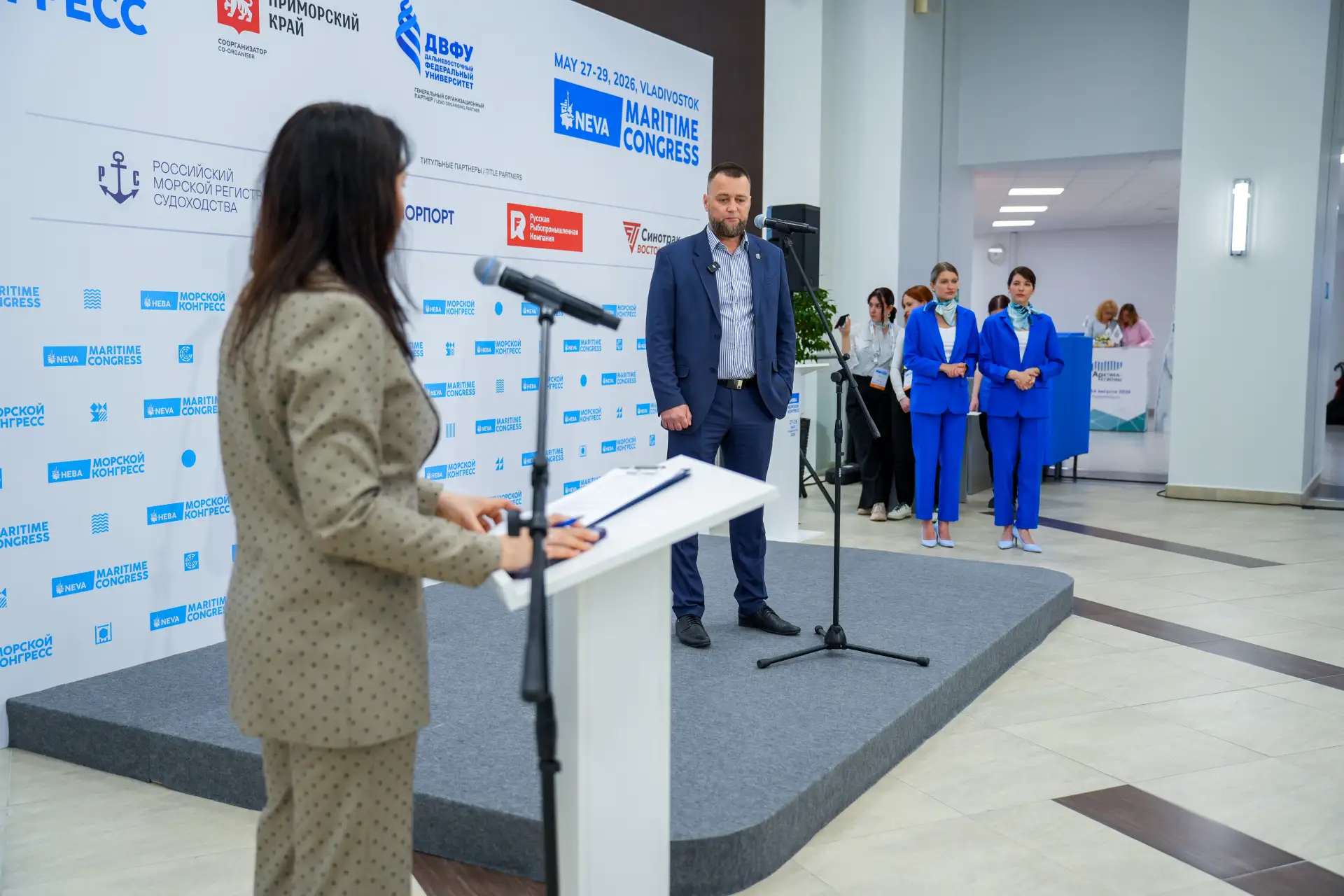 Пресс-подход директора «Синотрак Восток» Дмитрия Палыгина