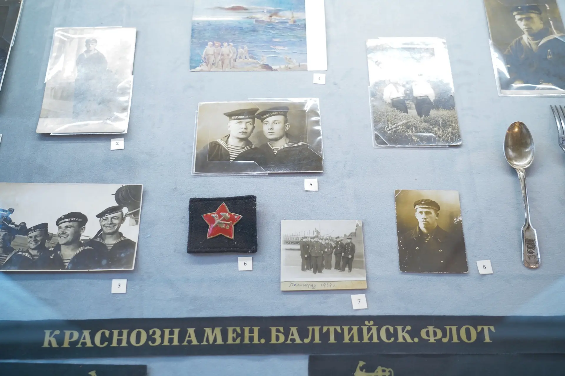 Открыли выставку «Память поколений: 330 лет Военно-Морскому Флоту и 120 лет подводному флоту России»