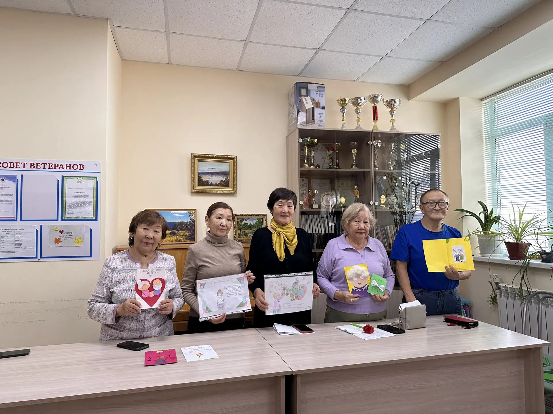 🌷 Поздравили ветеранов с Международным днём старшего поколения! 🌷