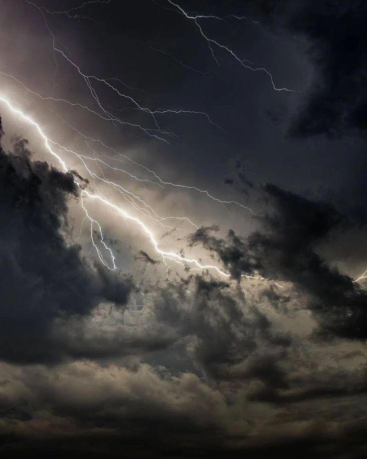 ⚠️ Внимание!

⛈️ МЧС предупреждает жителей Подмосковья о дожде, грозе, граде и порывах ветра до 17 м