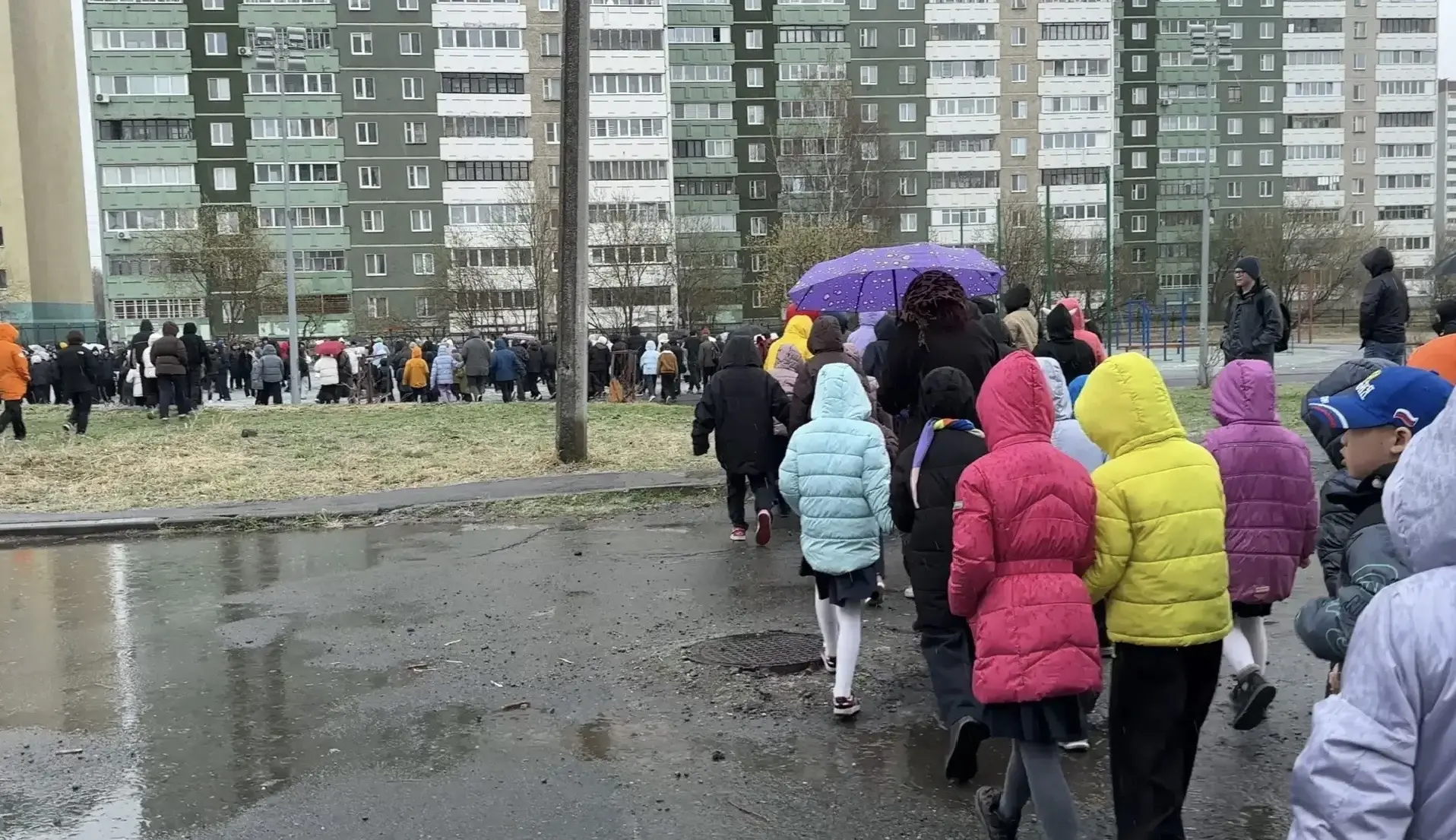 Всероссийские учения по отработке действий при ЧС.   Сегодня в нашей школе прошли всероссийские учен