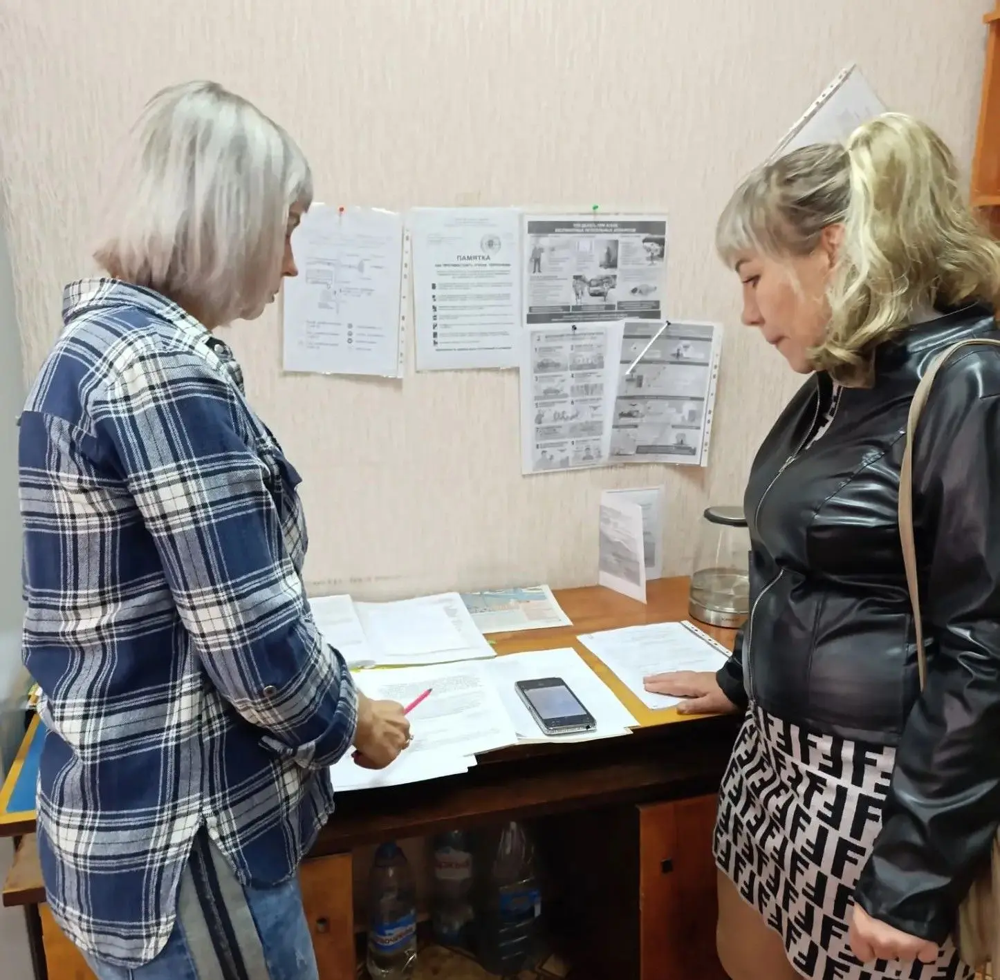 Сотрудниками филиала № 24 ГКУ ЛНР "РЦСЗН" в г. Кировске продолжается прием заявлений по...