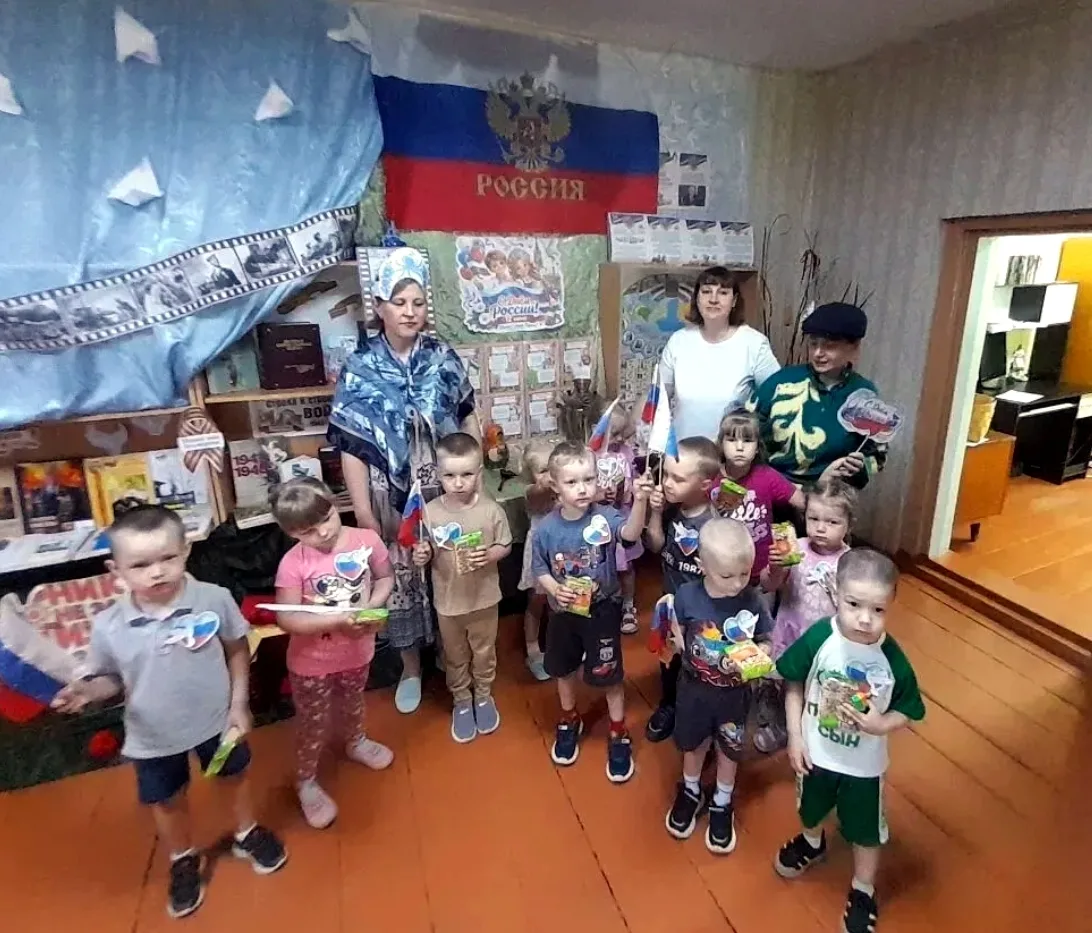 🇷🇺 Россия - Родина моя! 

💯 В преддверии Дня России специалисты Кейзесской библиотеки и КЦСОН про