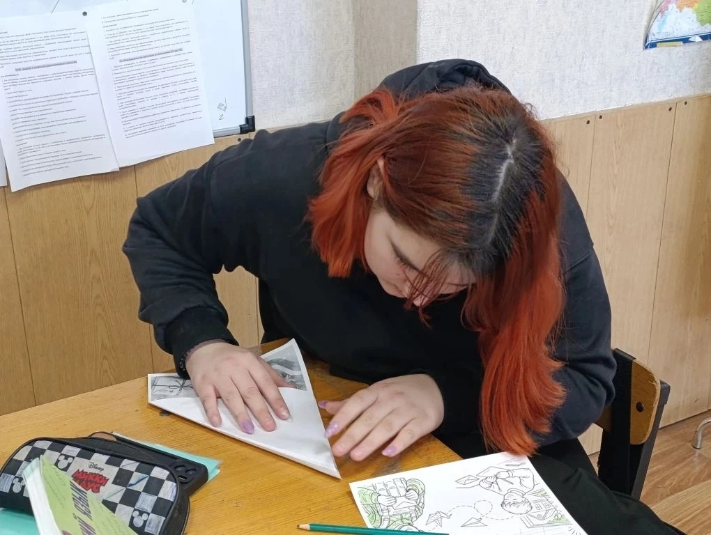 «Тепло детских рук и слова поддержки: школьники собрали гуманитарную помощь для бойцов СВО ко Дню за