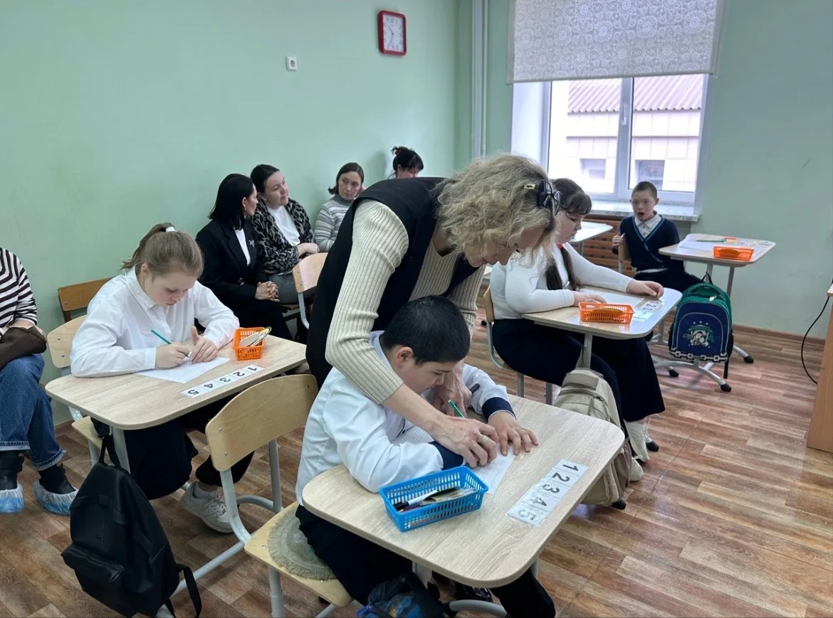 В 3Б классе прошёл открытый урок по предмету «Речь и альтернативная коммуникация» на те...