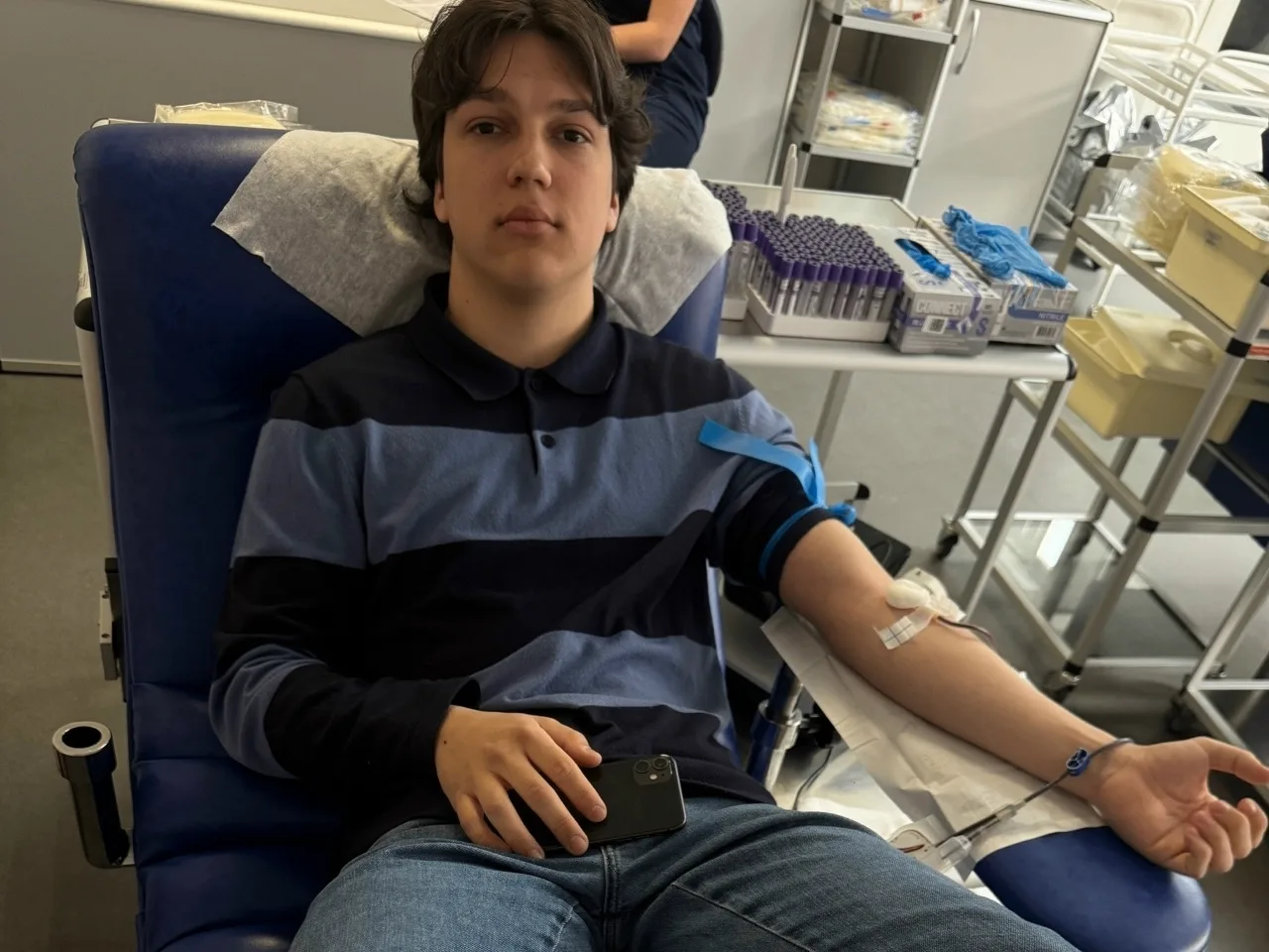 🩸 Одна донация — несколько спасённых жизней  Кровь разделяют на компоненты, поэтому одна сдача может