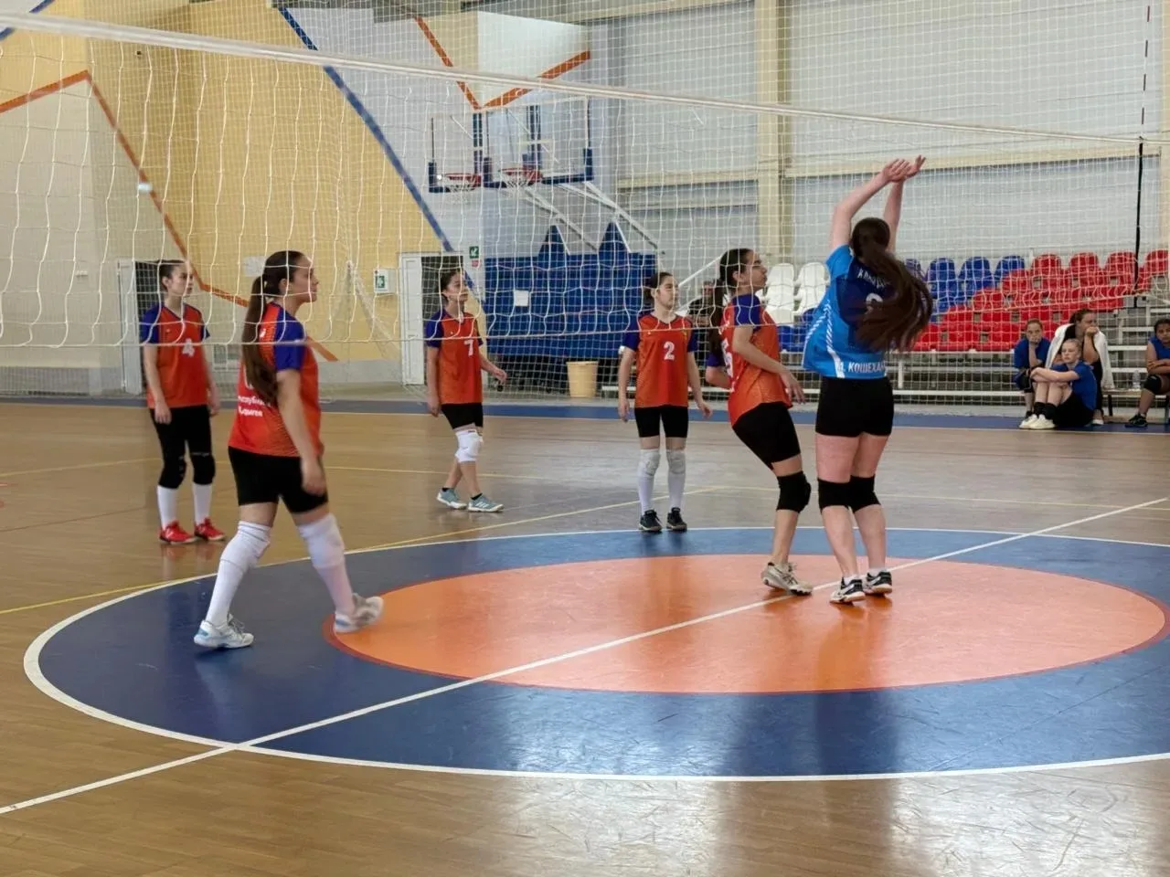 В ФОКе аула Кошехабль состоялось первенство Кошехабльской ДЮСШ по волейболу среди девоч...